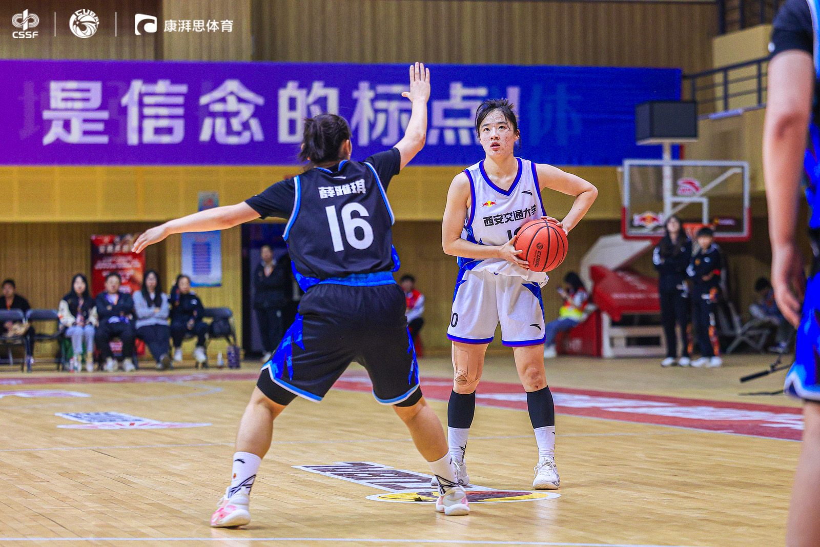 关于力挽狂澜，球队连胜冲刺CBA联赛前三，成功卫冕冠军风采的信息