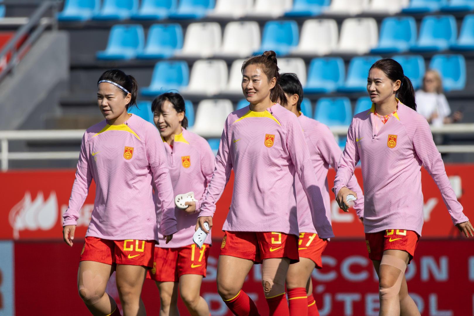 关于女足备战步伐坚定，球队氛围积极的信息