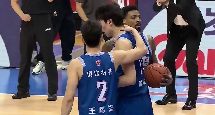 青岛队主场作战，力争击败对手 