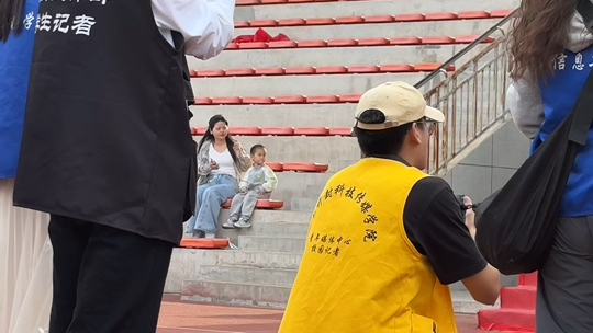 体育赛事热烈角逐，幕后工作默默付出的简单介绍