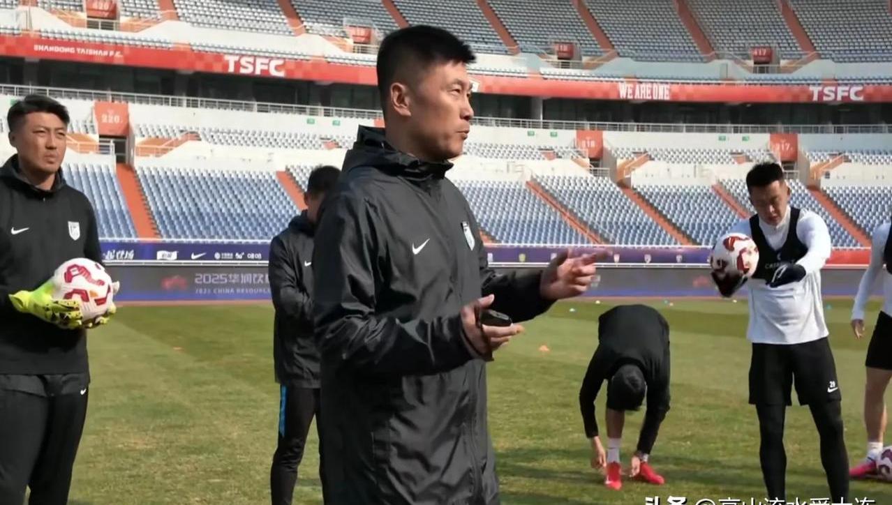 关于力争晋级，球队士气高涨备战重要战役的信息
