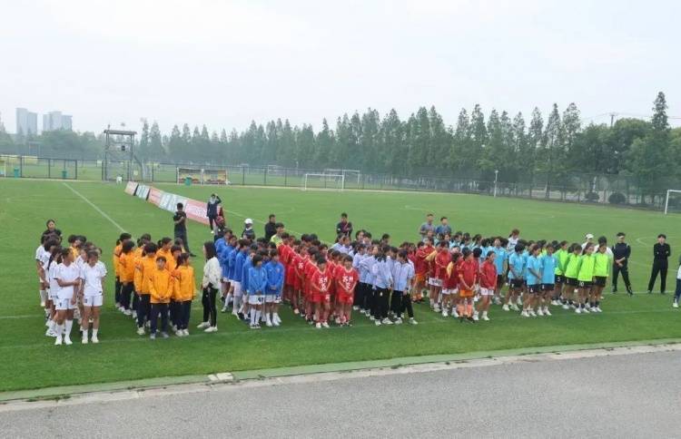 女足足球营地招生壮大队伍：足球营地扩招壮大队伍的简单介绍